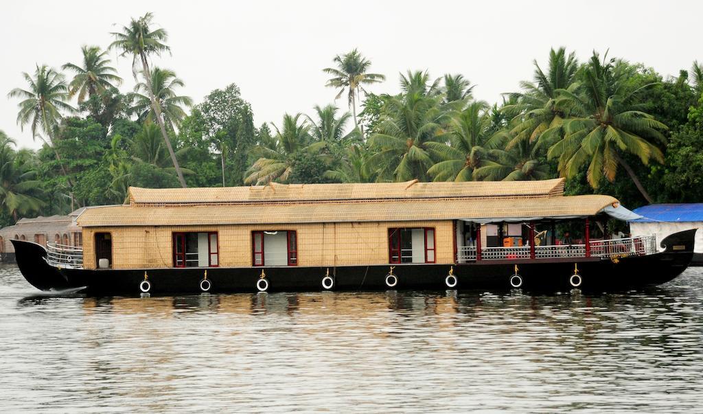 Vaishnav Tours Hotel Alappuzha Стая снимка